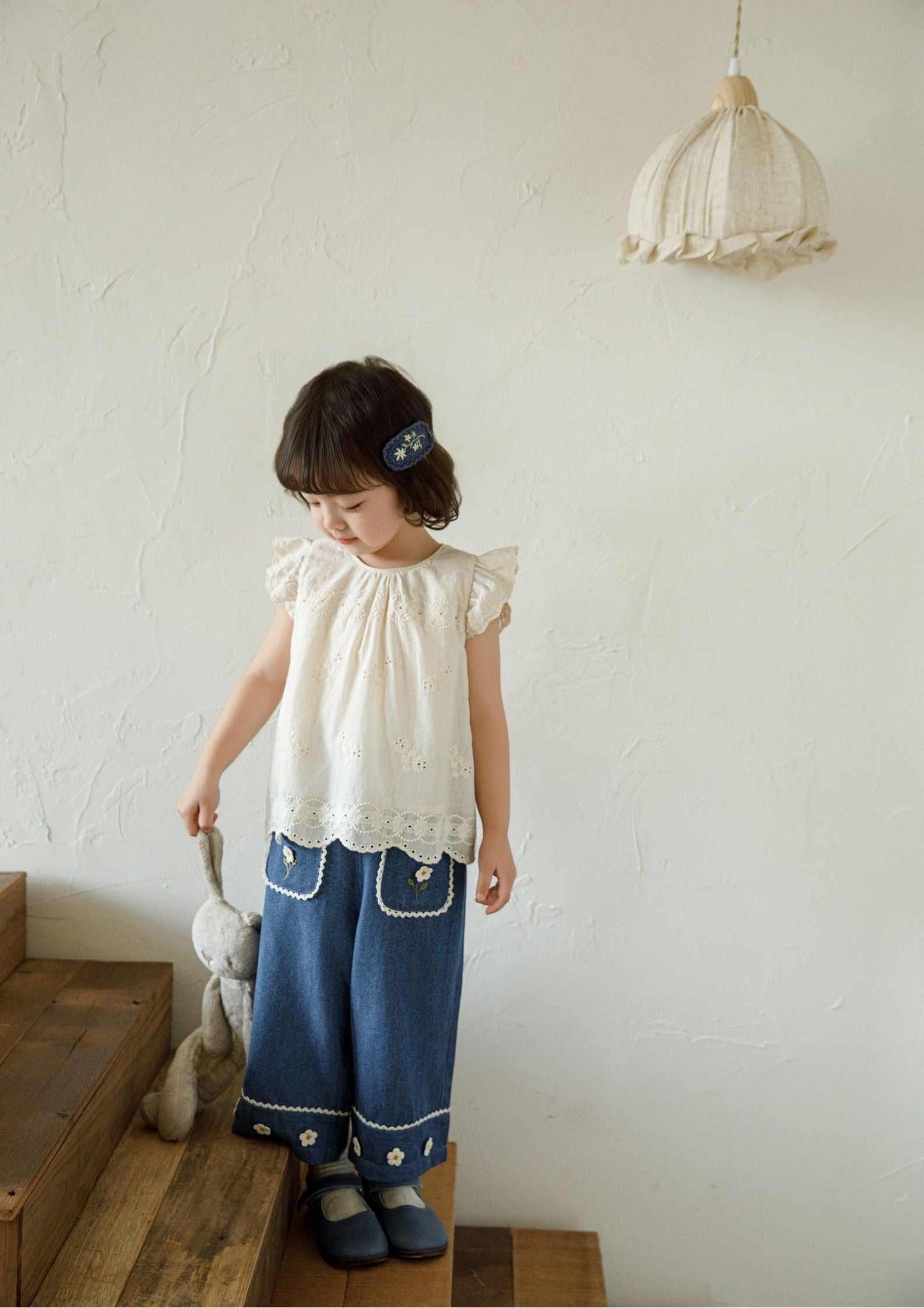 Girls embroidered cotton sleeveless top beige floral blouse with ruffle sleeves and scalloped hem